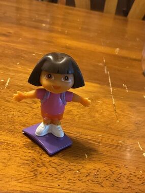 Nickelodeon Dora Figure Toy - Purple Base, Pink Outfit